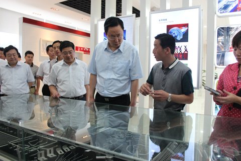 南京市委副书记、市长蓝绍敏（原泰州市委书记）前来视察